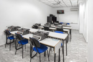 CENTRO DE ESTUDIOS MORA CURSOS LABORA FORMACION AULA 3